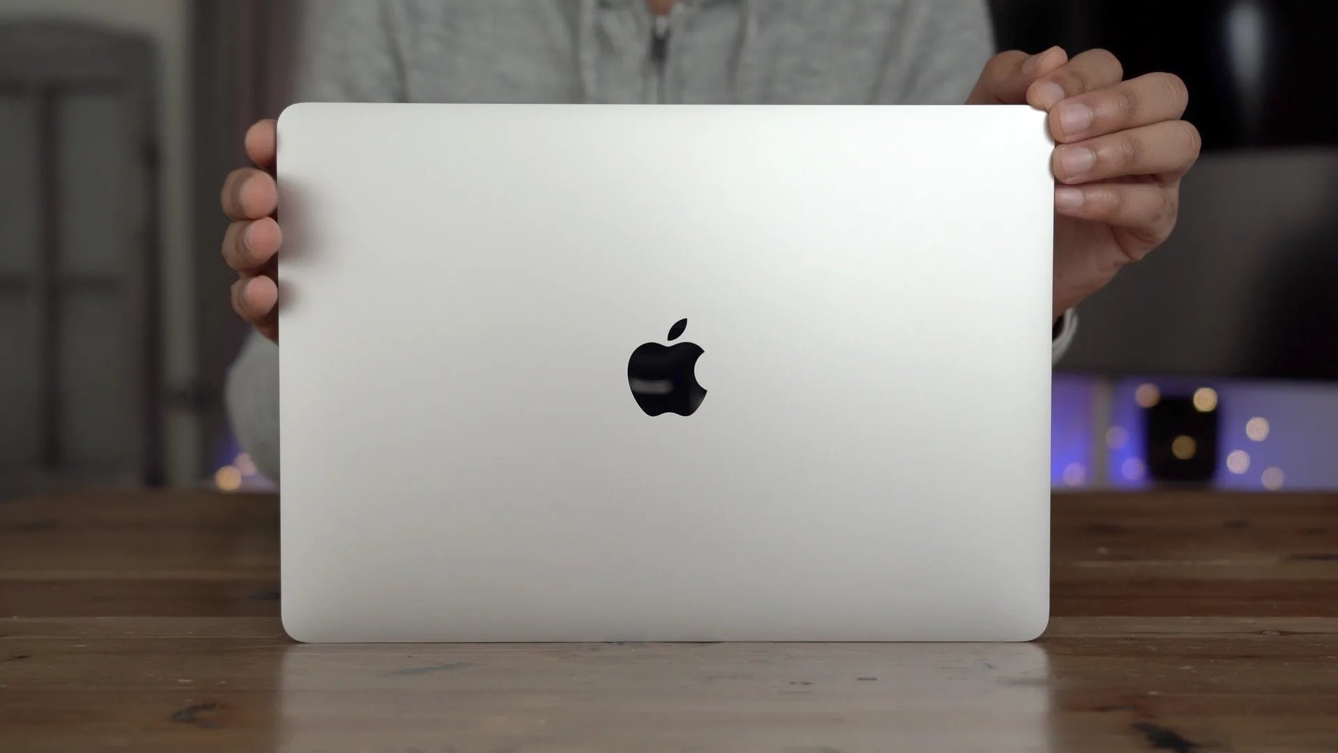 Refurbished MacBook Air 2018 (13-inch, i5) Refurbished MacBook Air 2018 (13-inch, i5)