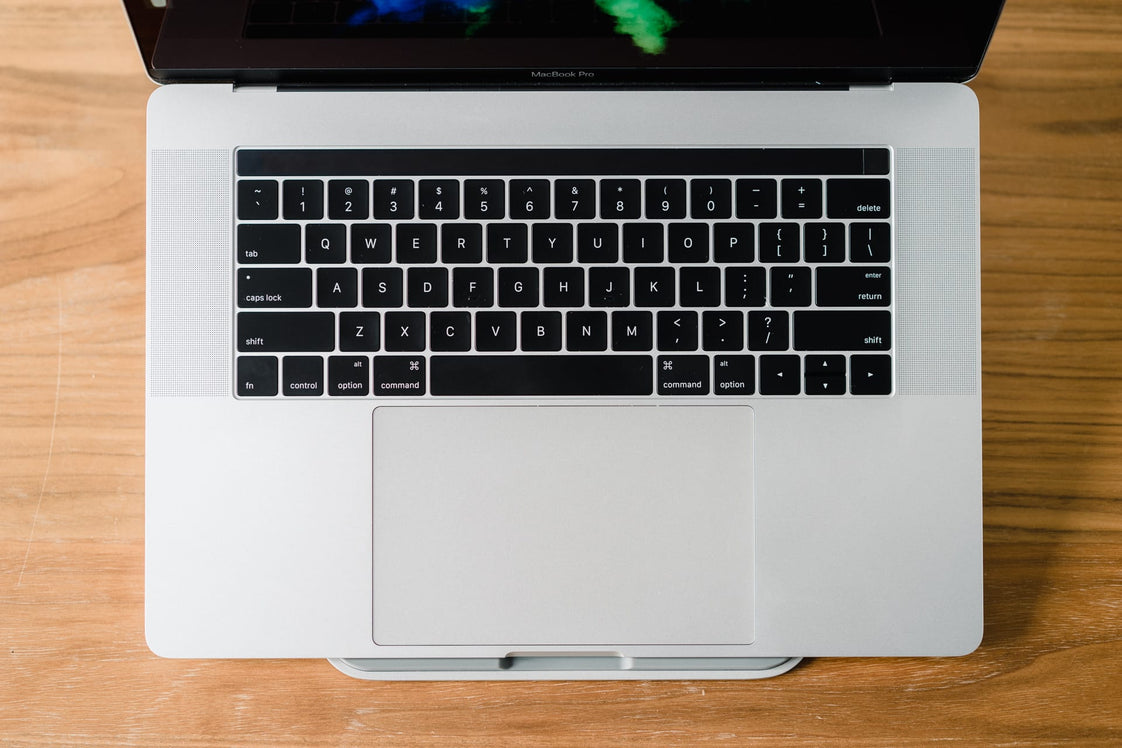 MacBook Pro (15-inch, 2016) i7 16GB RAM - iApples